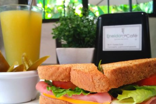 Eneida Café